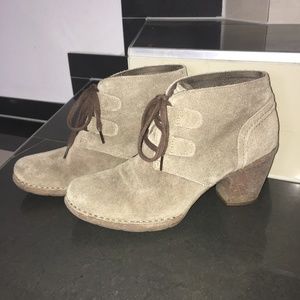 Clarks Ankle Boots! Size 8(US)